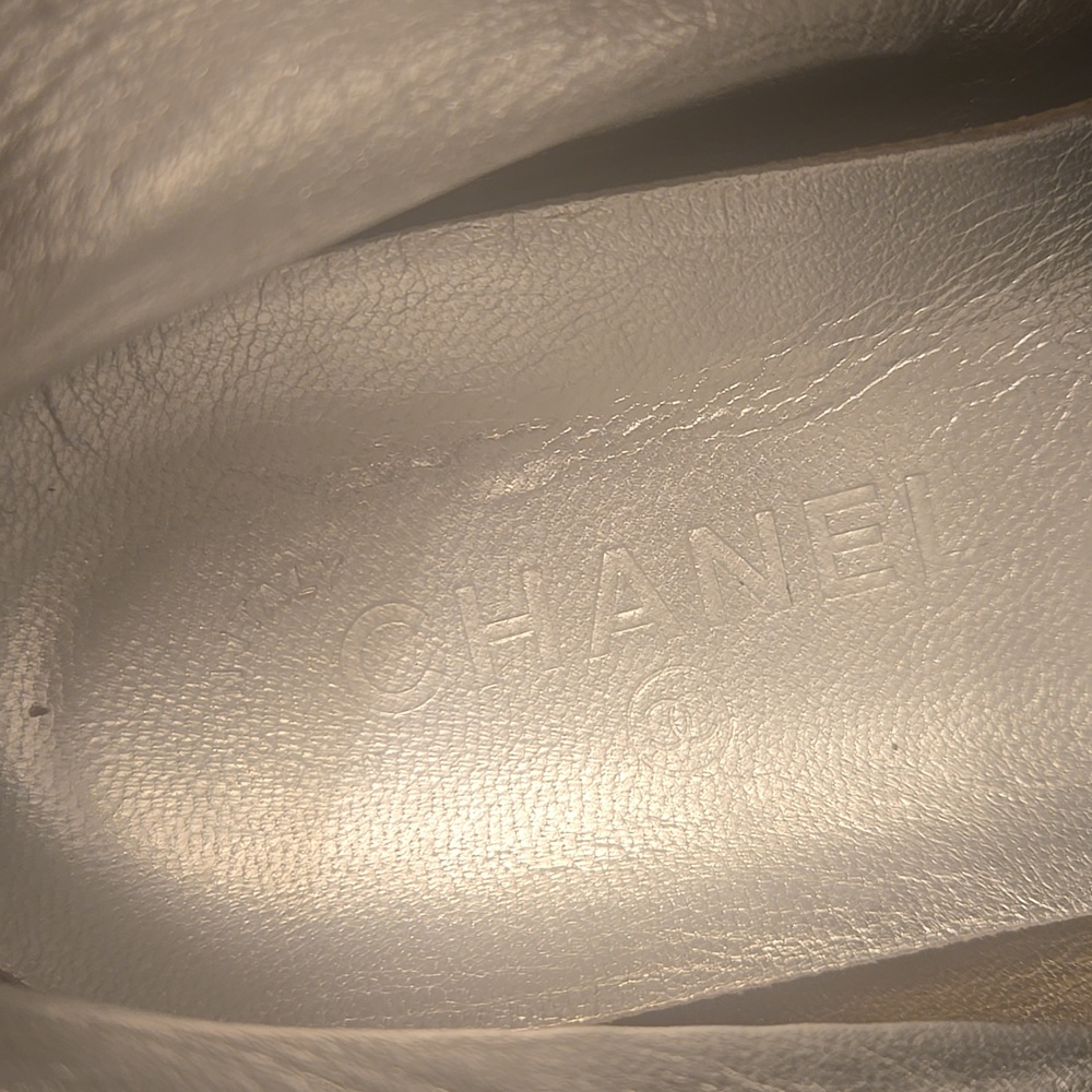 Chanel Brown Authentic Suede Boots 39 - Picture 9 of 9